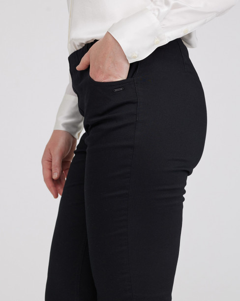 Lång mirakelbyxa i modellen Kelly från LauRie.