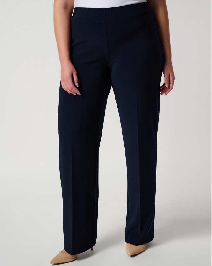 Finbyxa med vidd marin från Joseph...