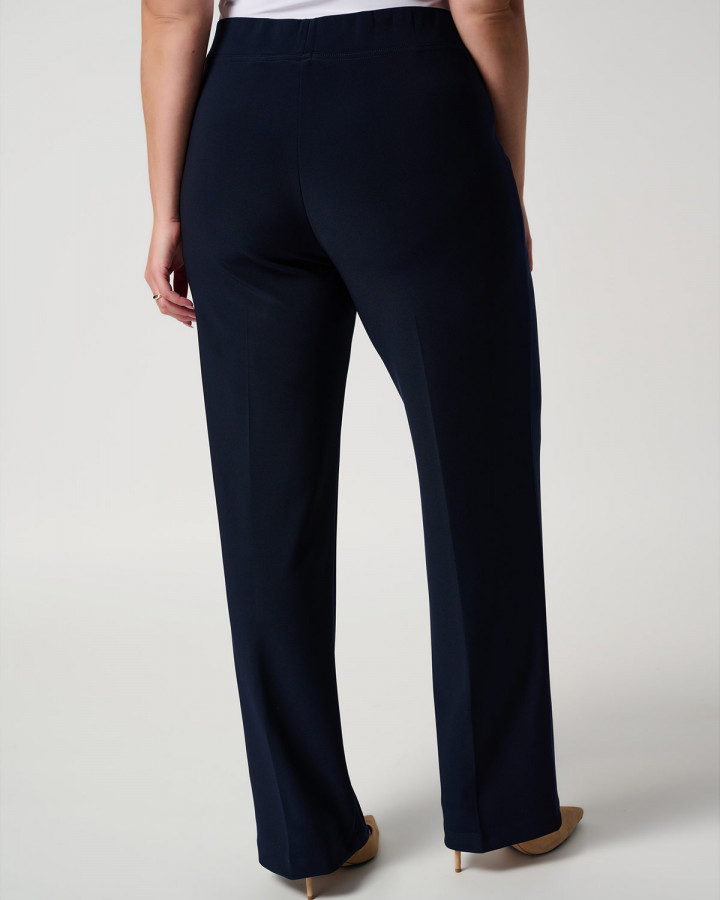 Finbyxa med vidd marin från Joseph...