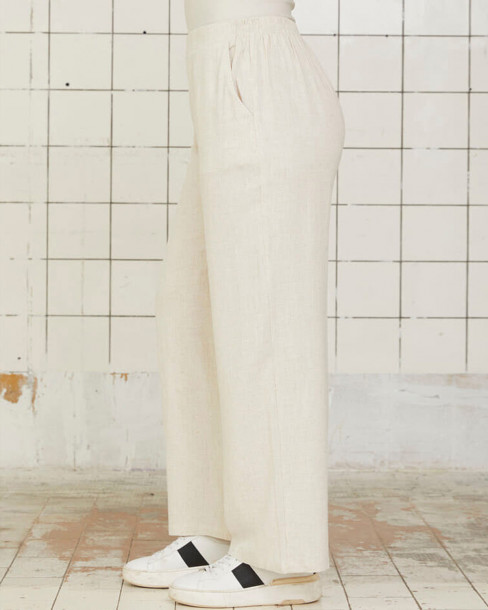 Byxa Pearl ljus sand från Isay 2