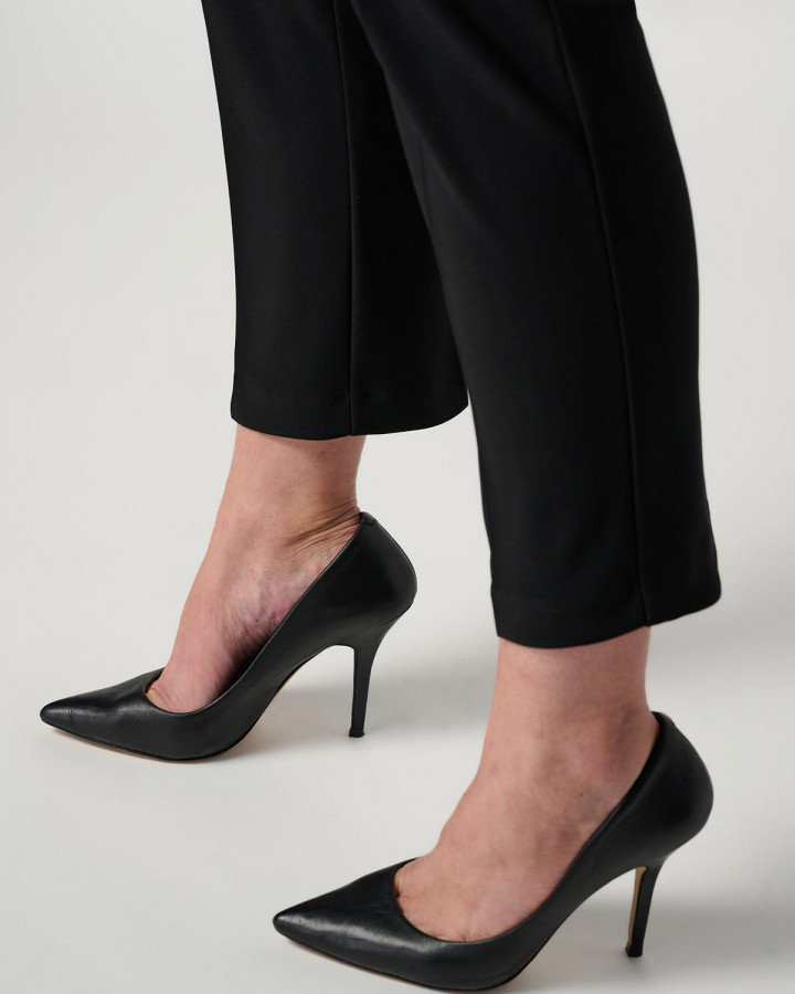 Finbyxa svart 7/8 från Joseph Ribkoff