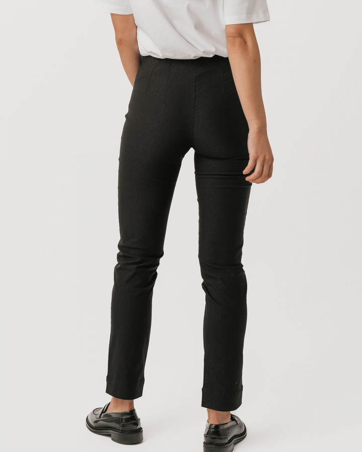 Mirakelbyxa Betty Viskos Svart från...