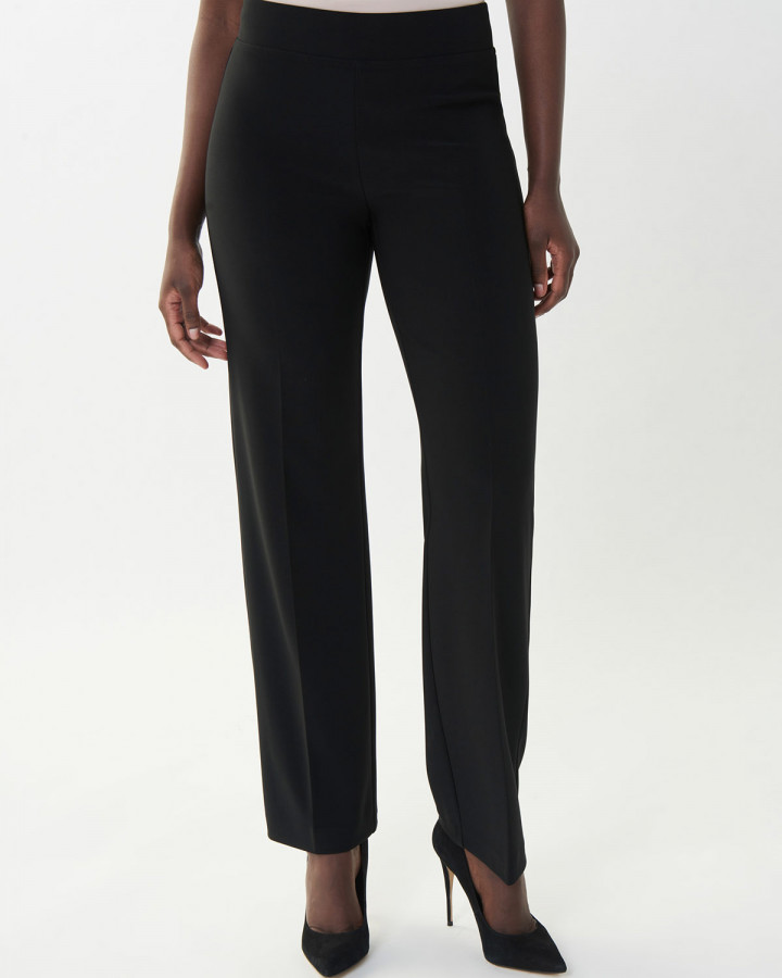 Finbyxa med vidd svart från Joseph...