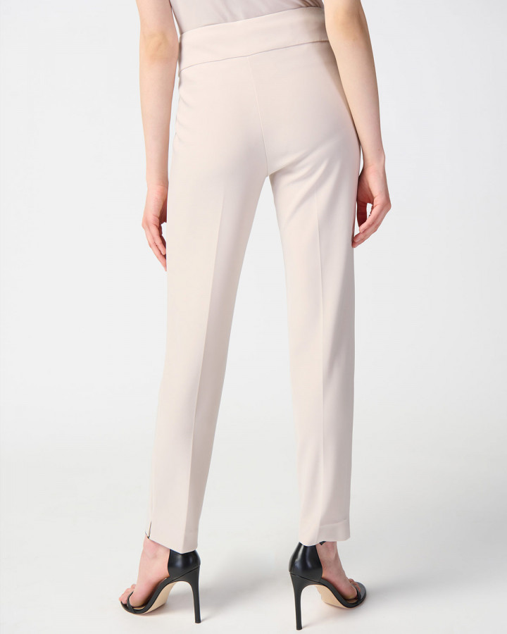 Finbyxa slim light sand från Joseph Ribkoff