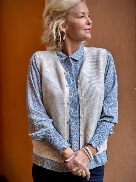Blus Gyta smock blouse Blå från Isay