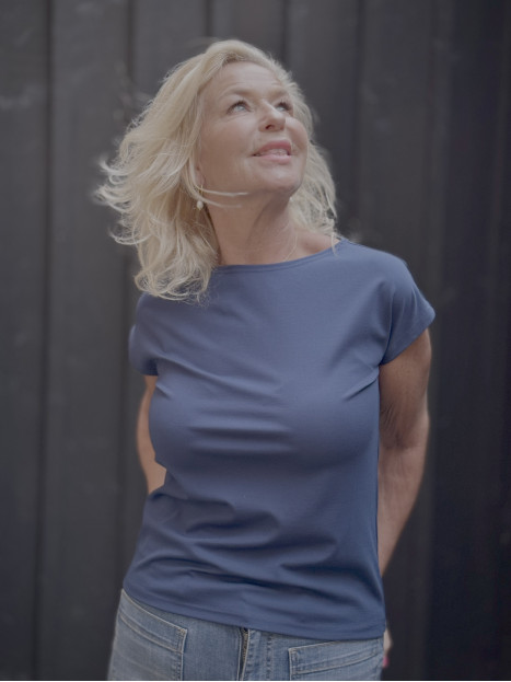Alta Navy från Camilla Thulin