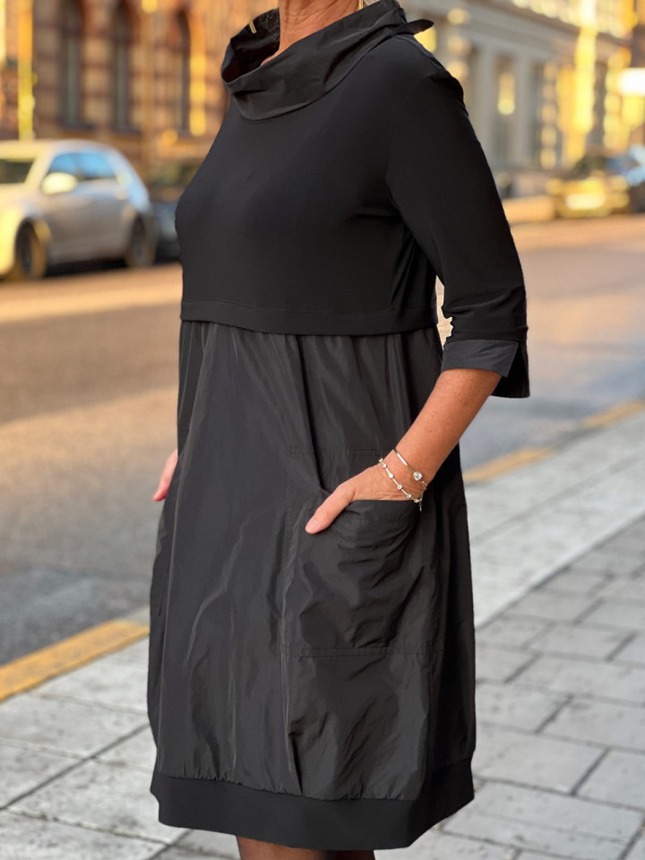 Klänning med Krage Svart från Joseph...