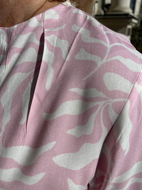Blus rosa/vit från Gabriella K