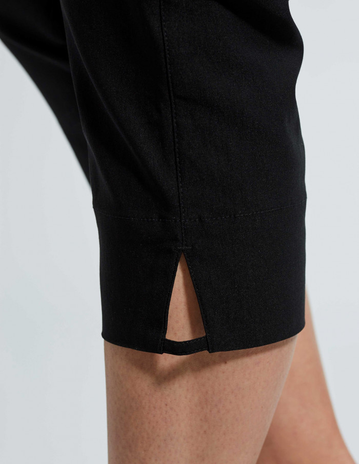 Mirakelcapri Anabelle Svart från LauRie