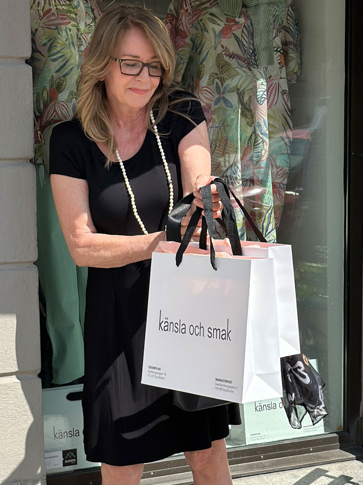 Klänning Kalla svart från Isay