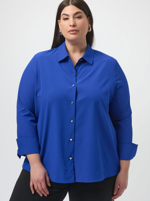 Kornblå blus med tuffa detaljer från Joseph Ribkoff