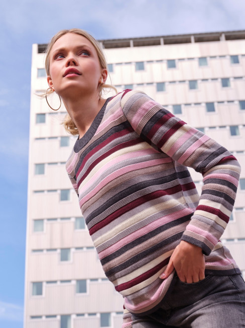 Tröja rosa/Vinröd Rand från Skovhuus