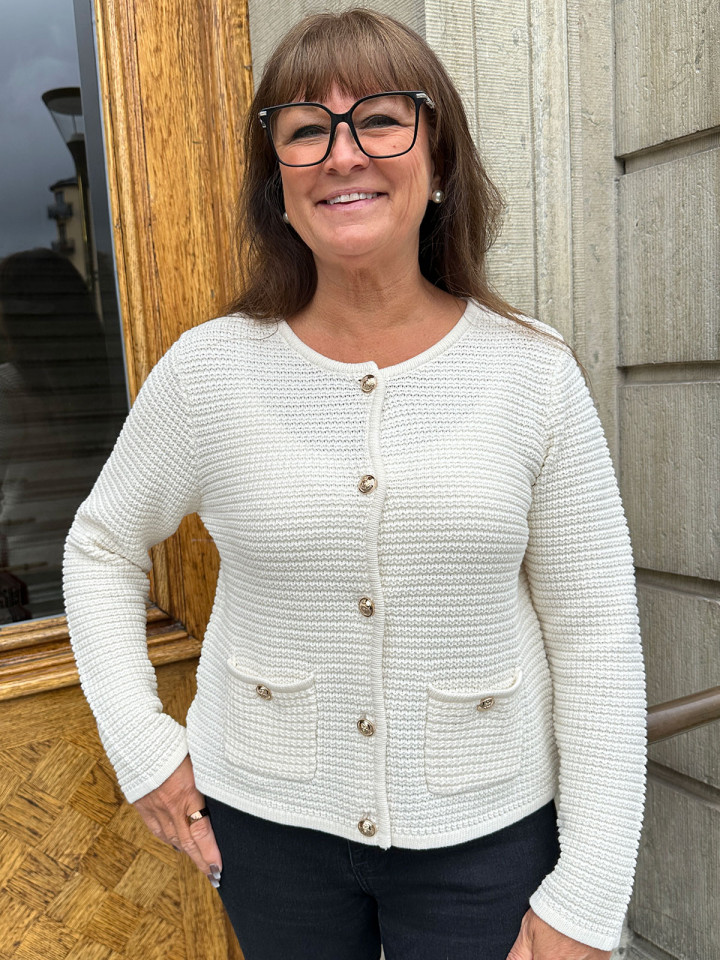 Mönsterstickad bomullskofta Chalina...