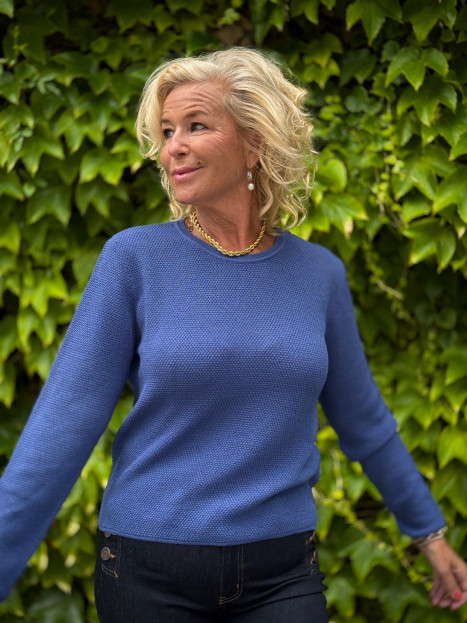 Tröja Livia mellanblå från Sibinlinnebjerg