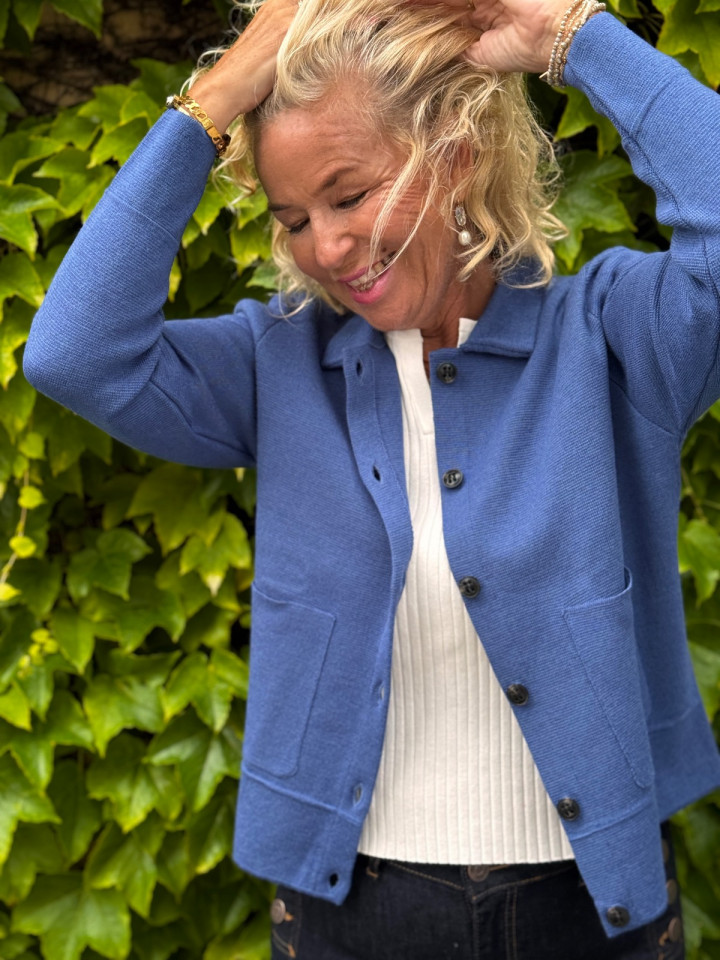 Kofta Kaja blå från Sibinlinnebjerg