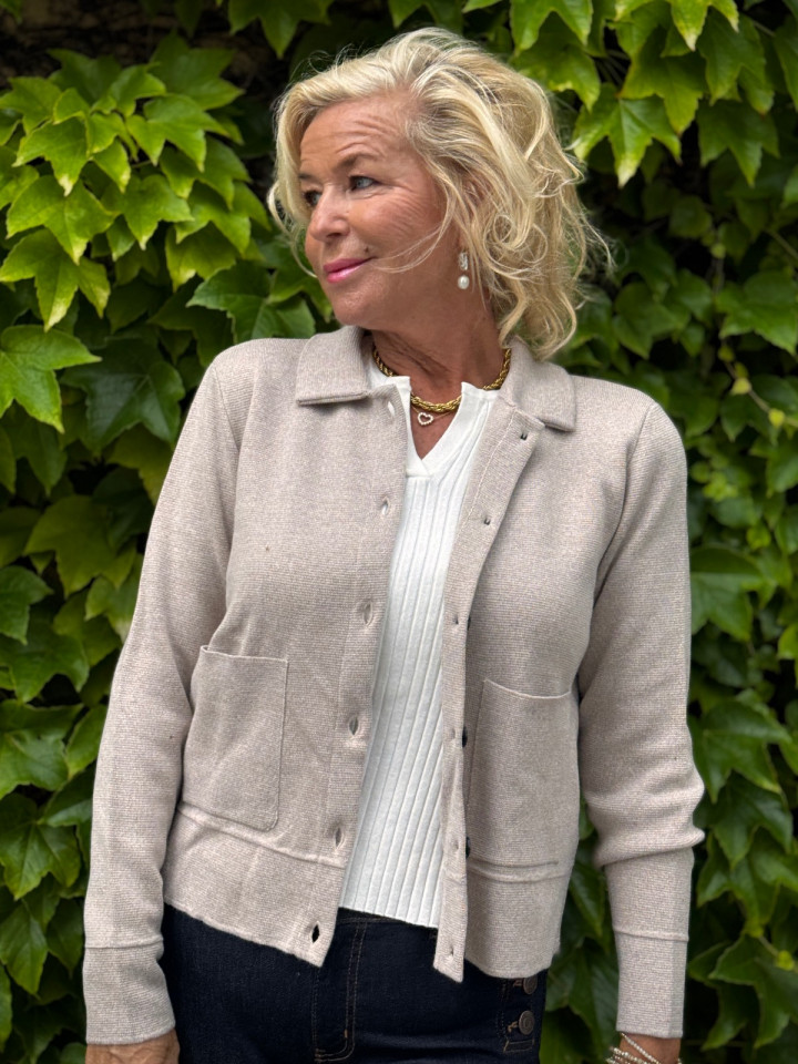 Kofta Kaja Light Sand från...