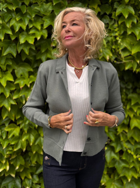 Kofta Kaja grön från Sibinlinnebjerg