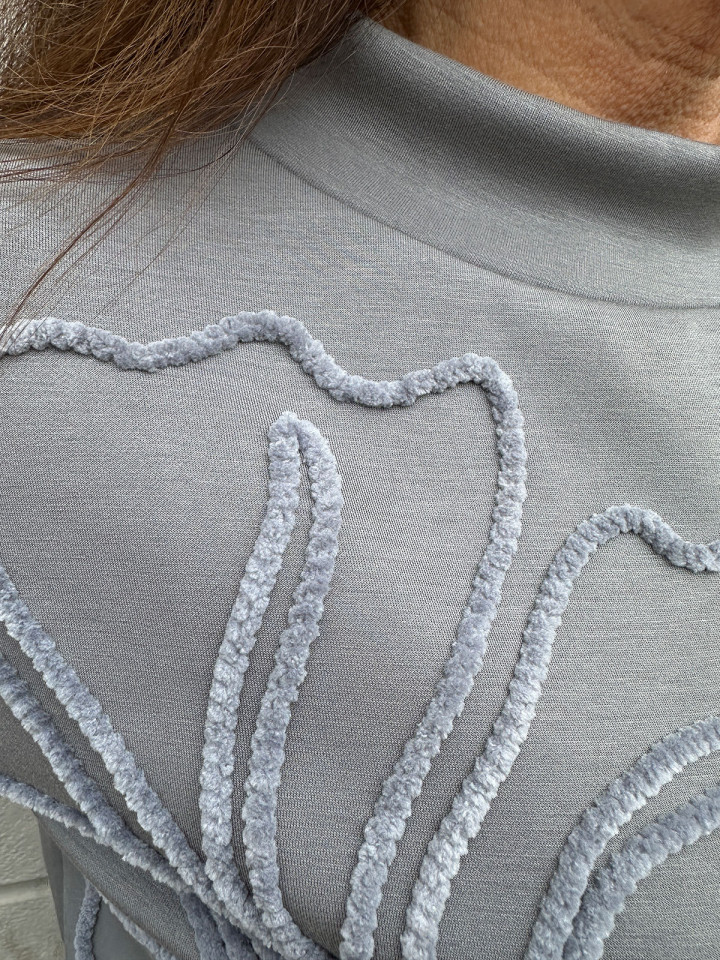 Tröja blomma grå från M.X.O