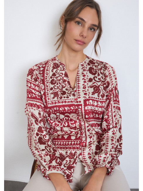 Satinblus Eloisa röd från Tinta Style