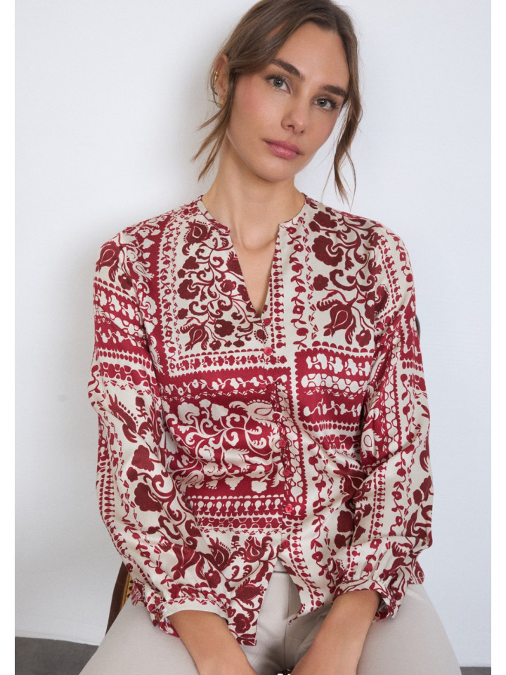 Satinblus Eloisa röd från Tinta Style