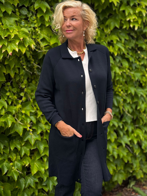 Långkofta Barbro marin från SibinLinnebjerg