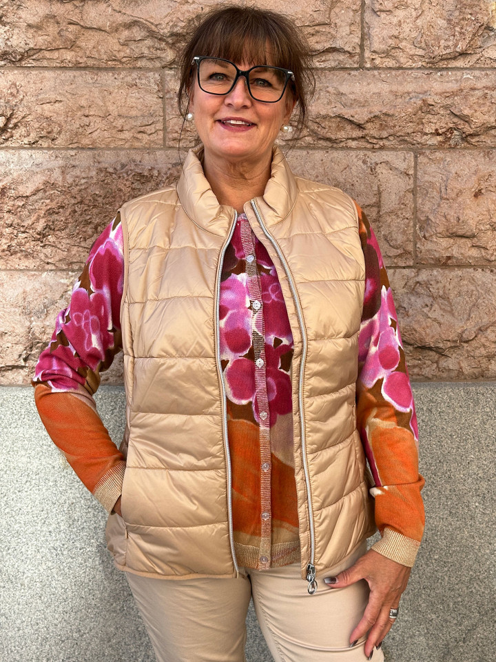 Täckväst camel från Betty Barclay