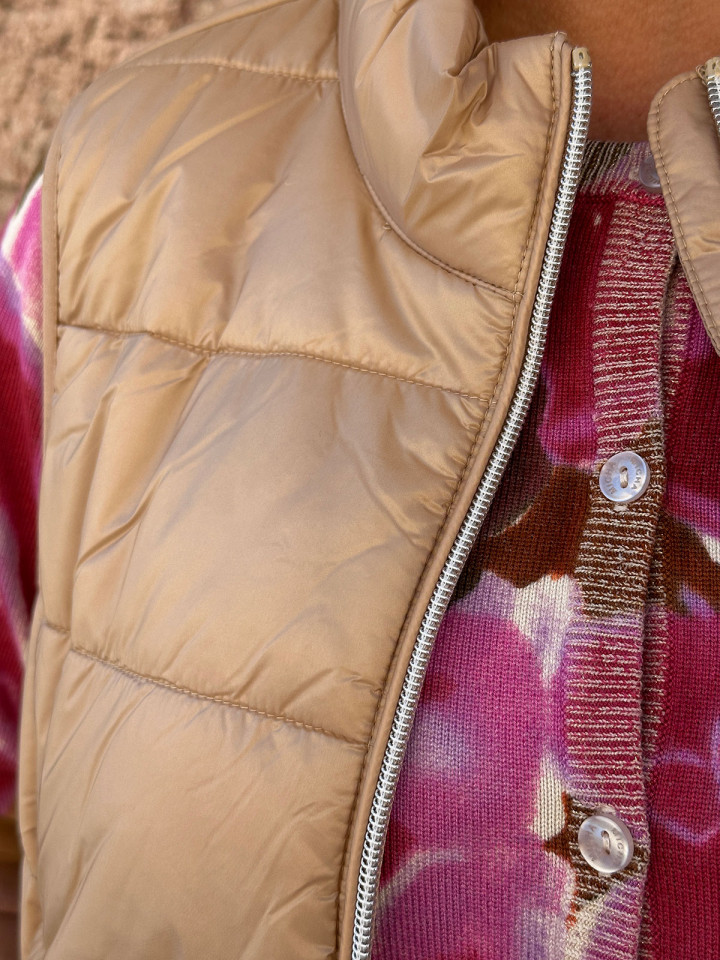 Täckväst camel från Betty Barclay