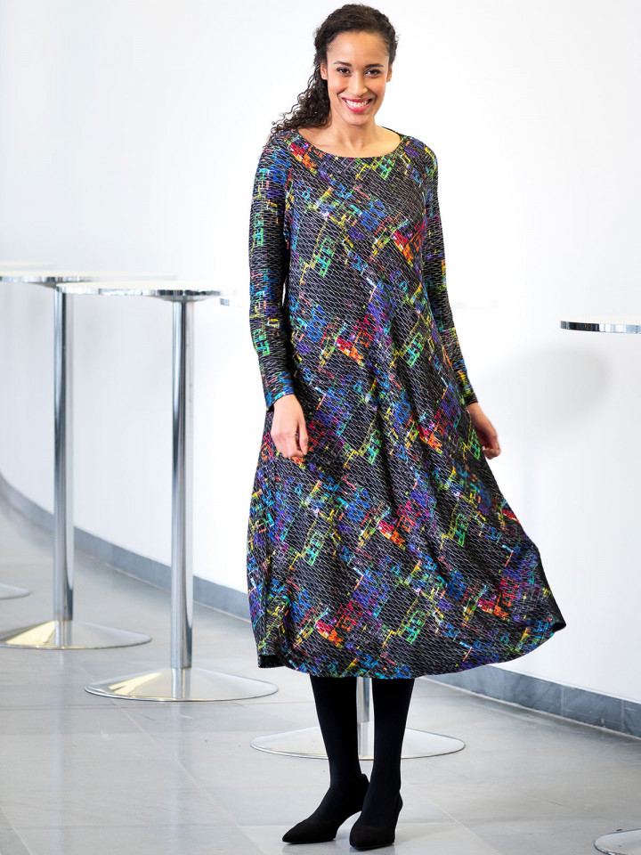 Klänning Ramona svart multi från Aino