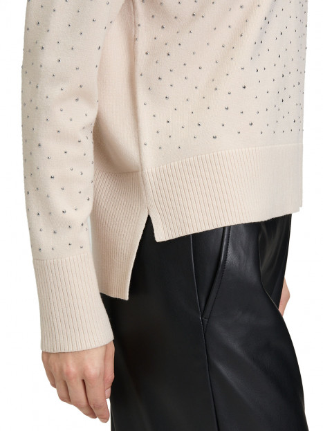 Finstickad tröja creme med mini-nitar från Betty Barclay