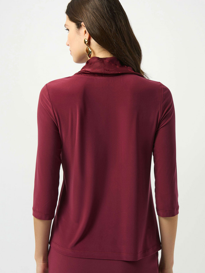 Topp vid dekorpolokrage vinröd från...