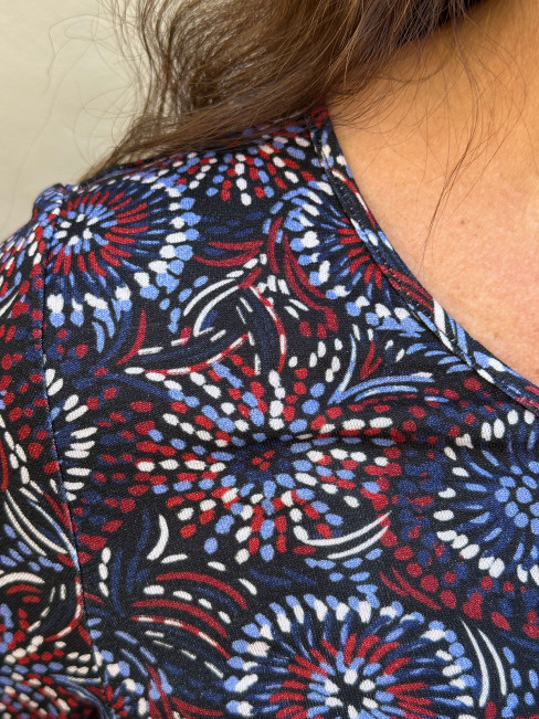 Topp marin/vinröd/blå från Arimi 2