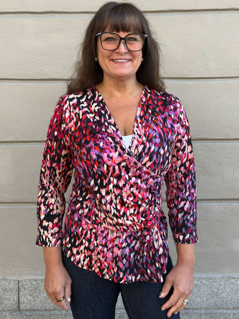 Omlottopp Vinröd/röd/svart från Arimi