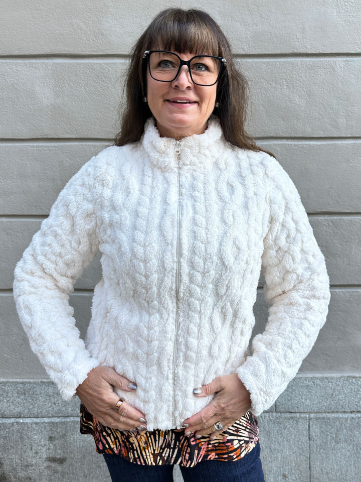 Supermjuk teddyjacka gräddvit från M.X.O