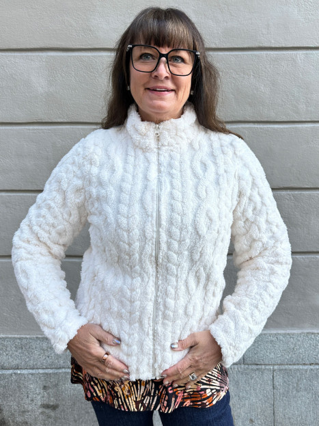 Supermjuk teddyjacka gräddvit från M.X.O