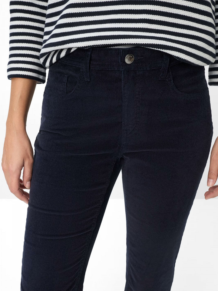 Manchesterbyxa Mary Marin från Brax