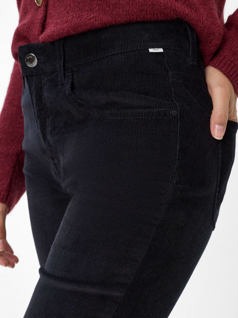 Manchesterbyxa Mary Svart från Brax 2