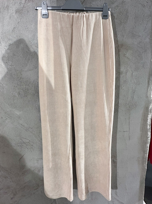 Manchesterbyxa creme från M.X.O