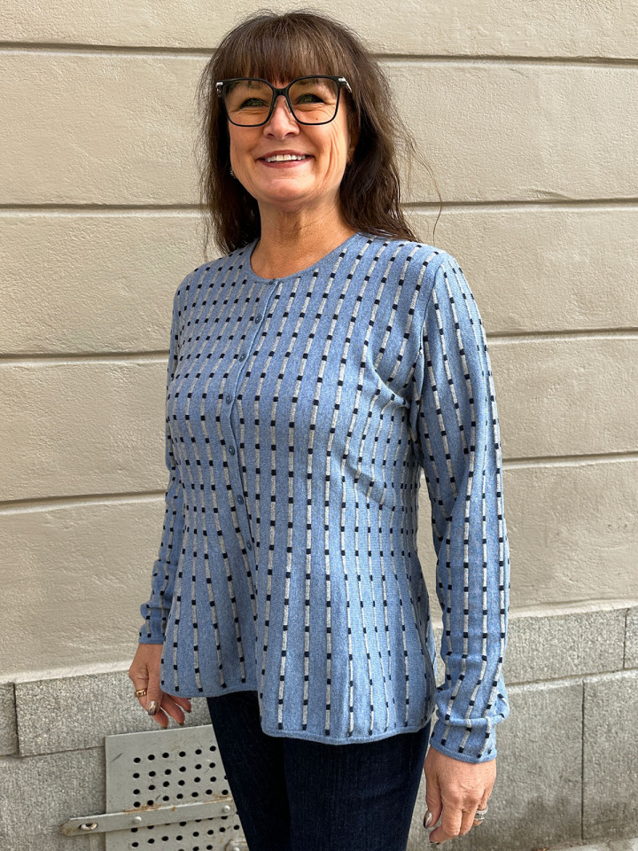 Finstickad kofta Pepper blå från Mansted