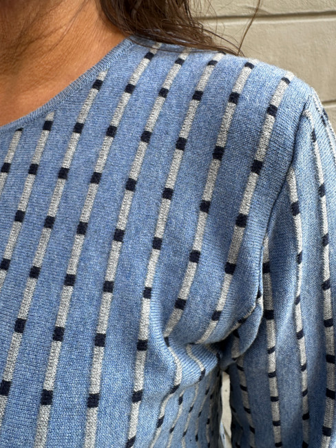 Finstickad kofta Pepper blå från Mansted 2