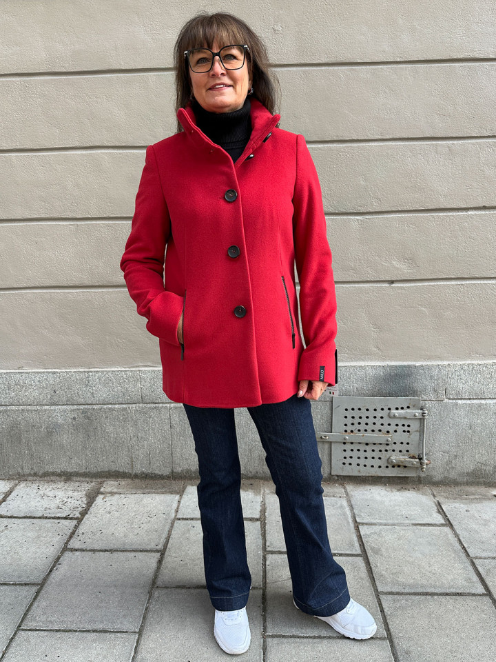 Kort ullkappa röd från Milo