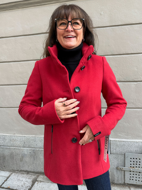 Kort ullkappa röd från Milo