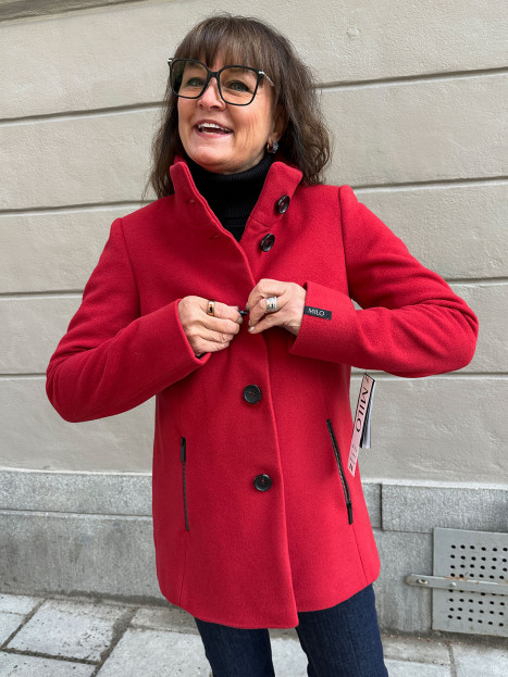 Kort ullkappa röd från Milo