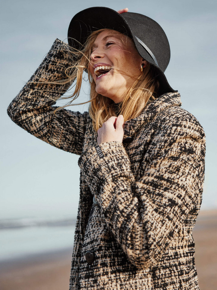 Tweedkappa svart/sand från Milo