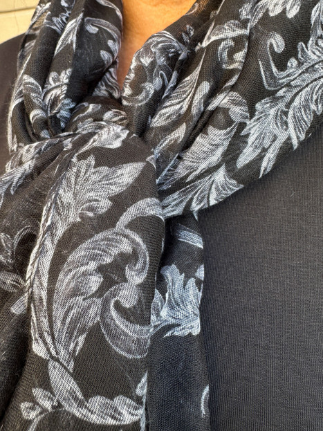 Sjal Alida svart från Susanna Design