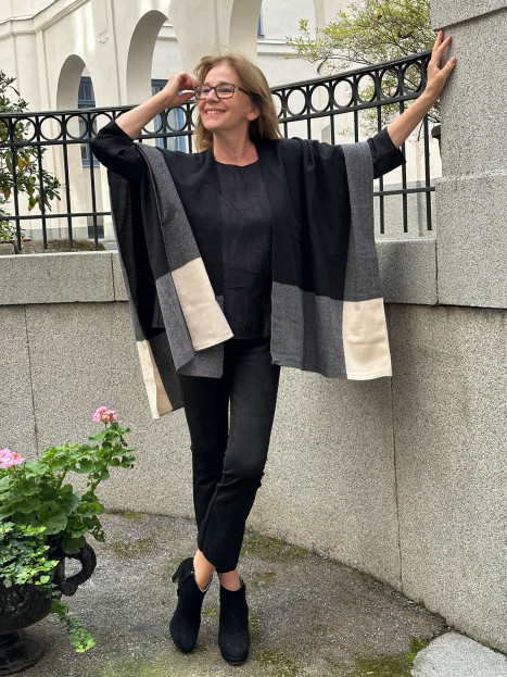 Cape svart från Gerry Weber