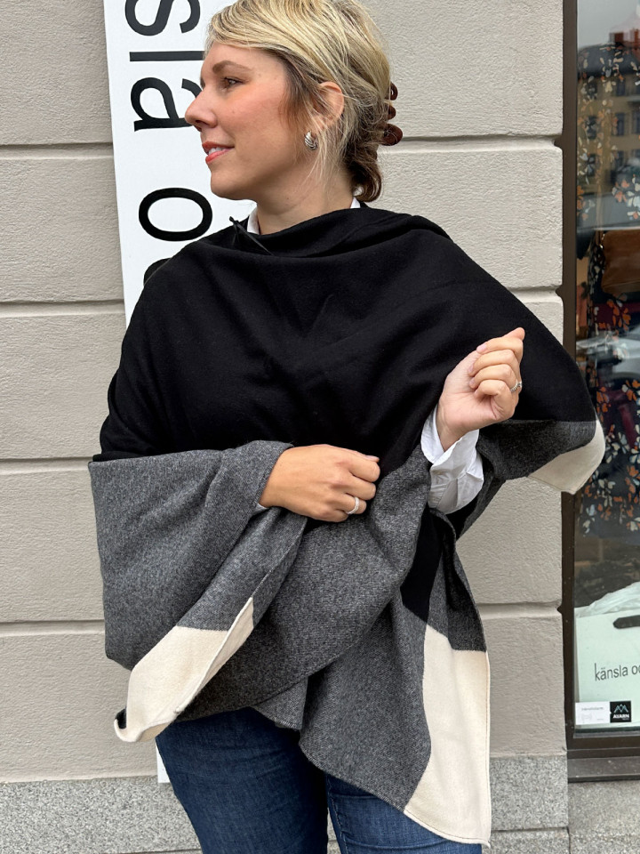 Cape svart från Gerry Weber