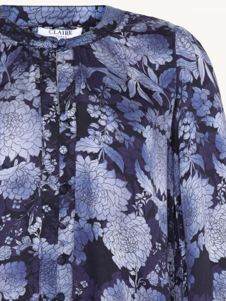 Viskosblus blå blom från Claire