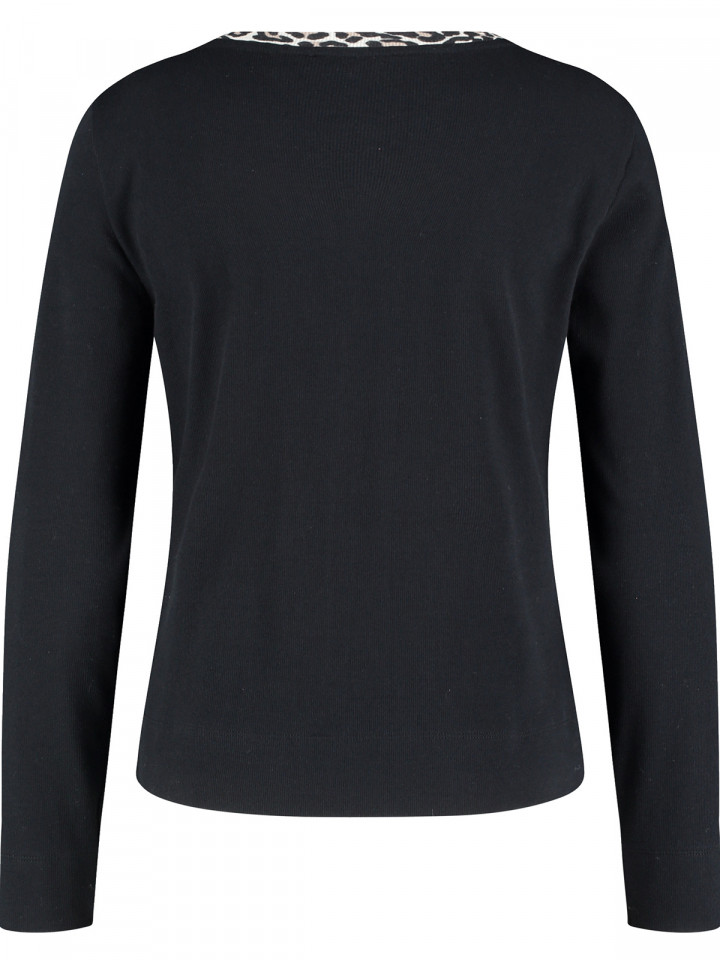 Fin trikåstickad kofta svart/leo från...