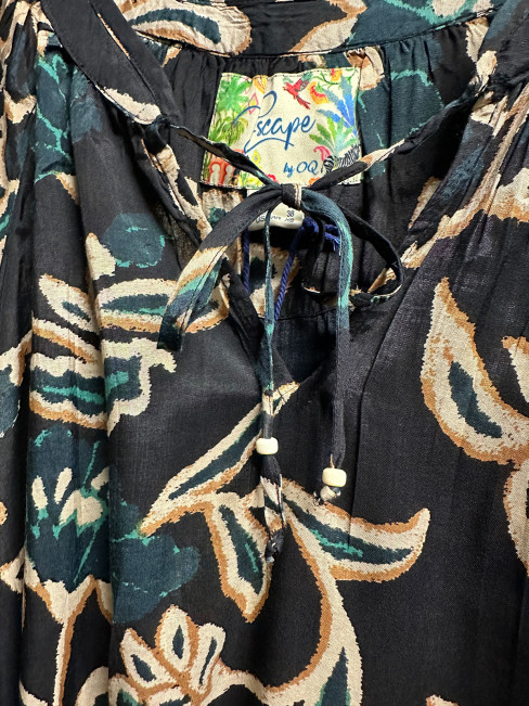 Blus Cusco svart/grön från Escape 2