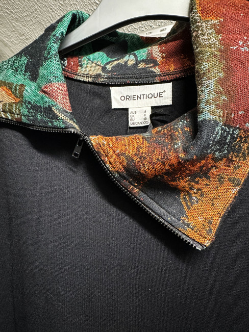 Trikåklänning Fields of Gold svart från Orientique 2